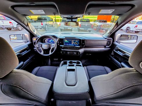 Used 2023 Chevrolet Silverado 1500 LT w/ Convenience Package II image 2