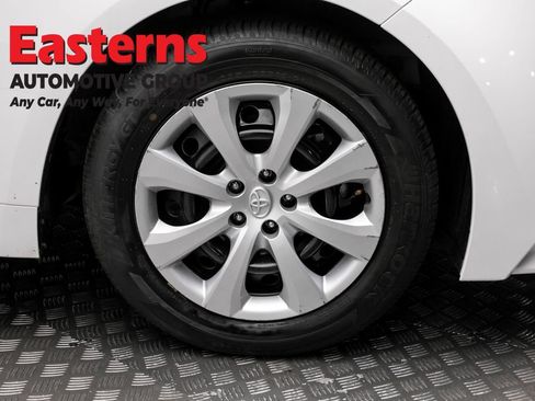 Used 2024 Toyota Corolla LE FWD image 30