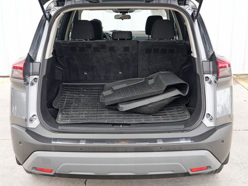 Used 2022 Nissan Rogue SV image 9