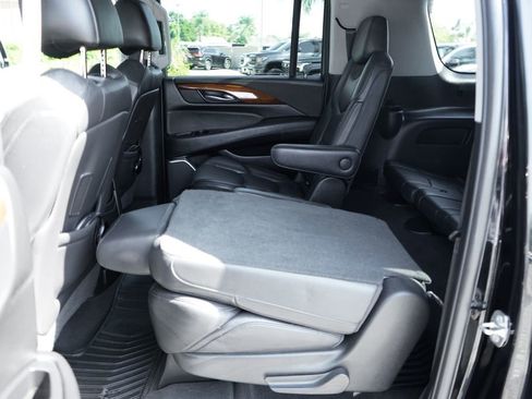 Used 2018 Cadillac Escalade ESV Premium Luxury AWD/4WD image 39