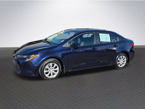 Used 2026 Toyota Corolla LE image 5