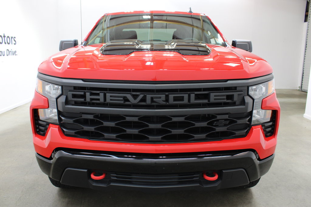 Used 2024 Chevrolet Silverado 1500 Custom Trail Boss w/ LPO, Dark Essentials Package AWD/4WD image 7