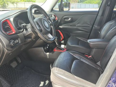 Used 2016 Jeep Renegade Trailhawk w/ Premium Trailhawk Package AWD/4WD image 12