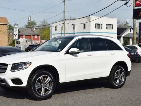 Used 2018 Mercedes-Benz GLC 300 4MATIC image 4