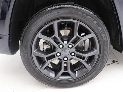 Used 2023 Jeep Grand Cherokee 30th Anniversary image 9