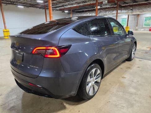 Used 2022 Tesla Model Y Long Range AWD/4WD image 4