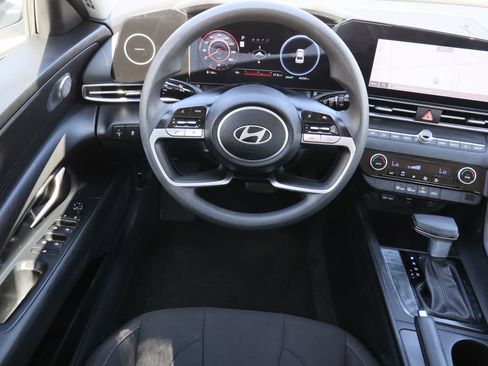 Used 2024 Hyundai Elantra SEL FWD image 22