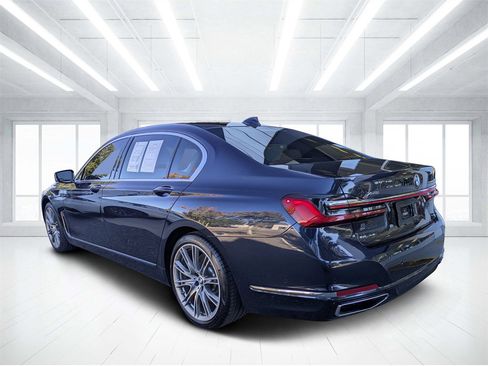 Used 2020 BMW 750i xDrive w/ Executive Package image 5