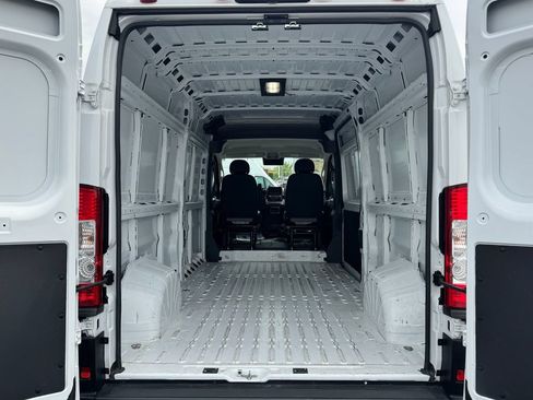 Used 2025 RAM ProMaster 3500 w/ Convenience Group FWD image 16