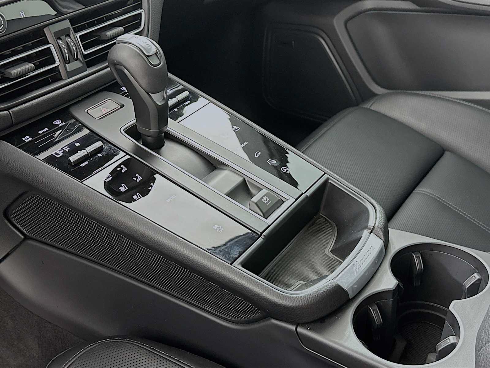 Certified 2026 Porsche Macan AWD/4WD image 20