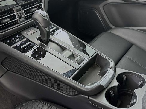 Certified 2026 Porsche Macan AWD/4WD image 20