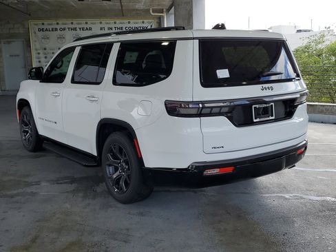 New 2026 Jeep Grand Wagoneer Limited AWD/4WD image 5