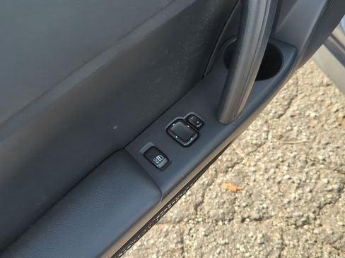 Used 2015 MAZDA MX-5 Miata Sport w/ Convenience Package image 17