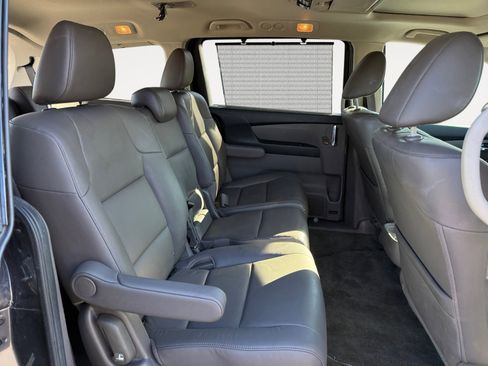 Used 2015 Honda Odyssey Touring image 18