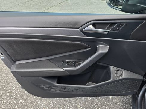 Used 2024 Volkswagen Jetta SE FWD image 46