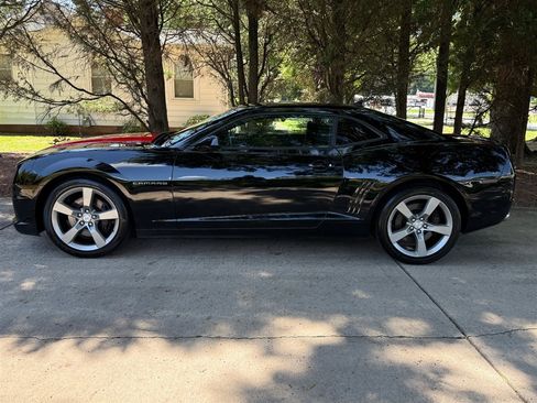 Used 2011 Chevrolet Camaro SS RWD image 18