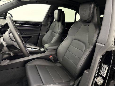 Used 2024 Porsche Macan 4 Electric image 5