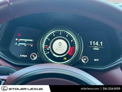 Used 2018 Aston Martin DB11 Coupe image 25