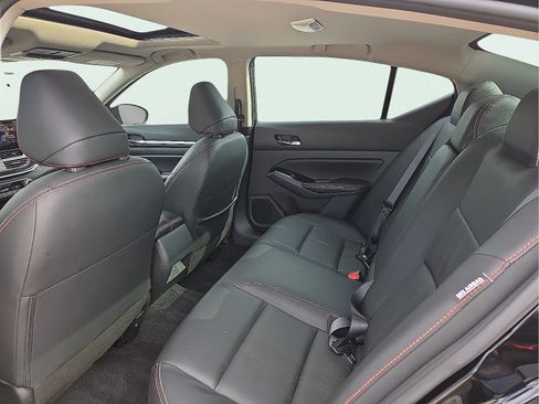 Used 2025 Nissan Altima 2.5 SR w/ SR Premium Package FWD image 10