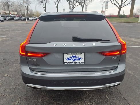 Used 2018 Volvo V90 T6 Cross Country w/ Convenience Package AWD/4WD image 6