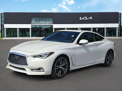 Used 2017 INFINITI Q60 3.0t w/ Premium Plus Package 3.0T RWD image 2