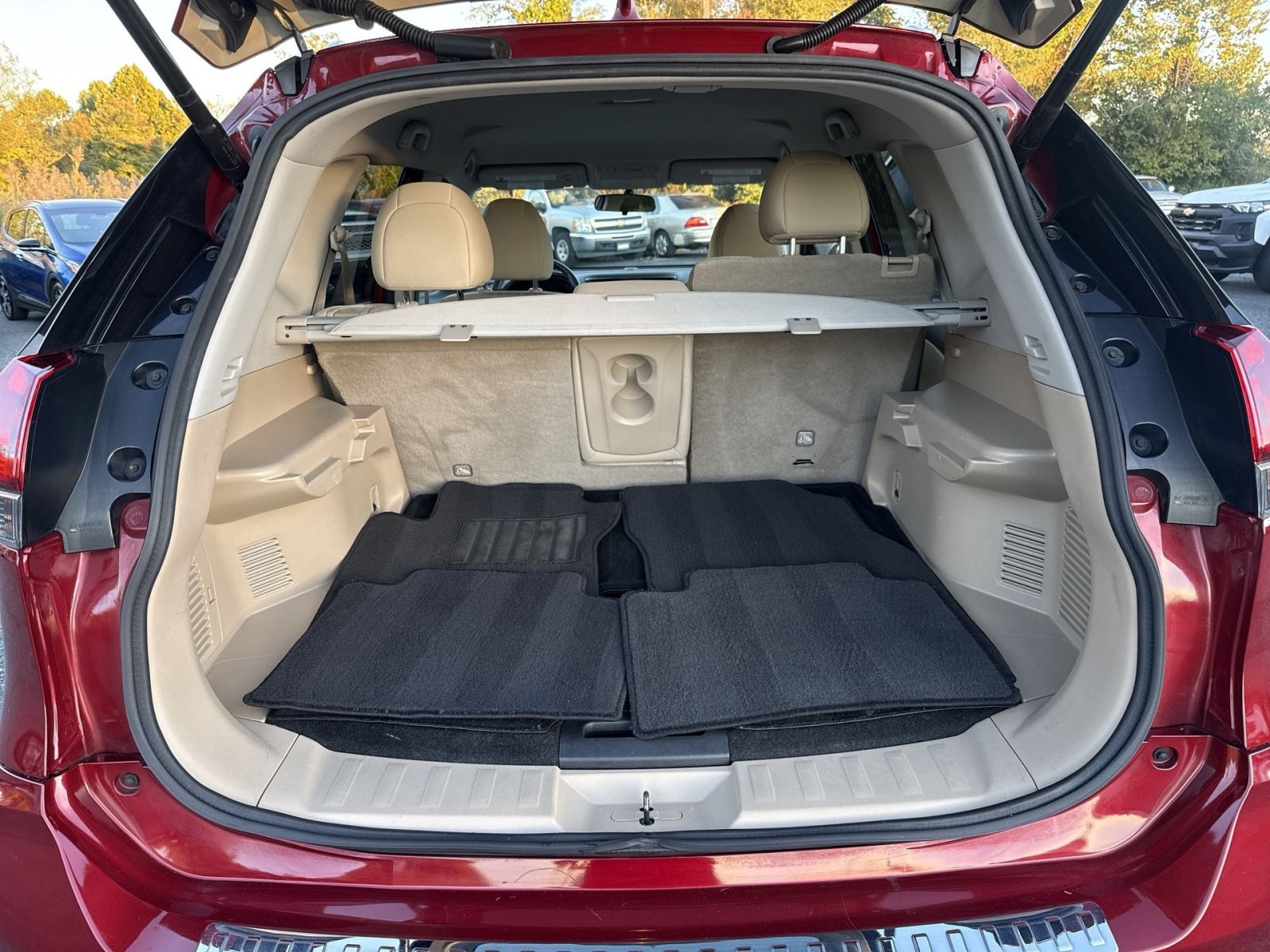 Used 2018 Nissan Rogue SV AWD/4WD image 27