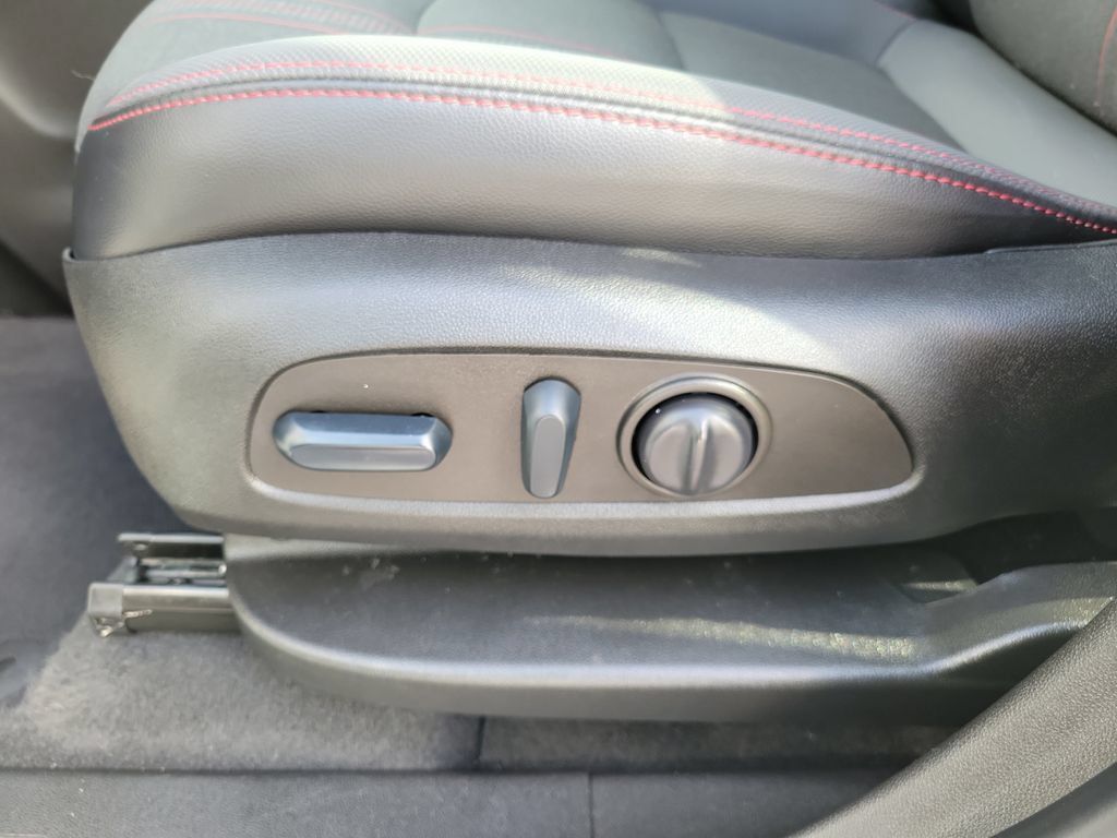Used 2022 Chevrolet Equinox RS w/ Infotainment Package FWD image 25