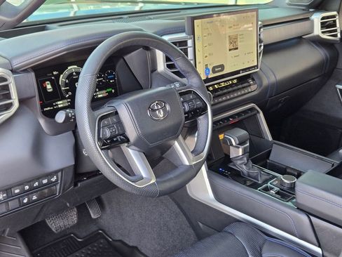Used 2024 Toyota Sequoia Platinum AWD/4WD image 10