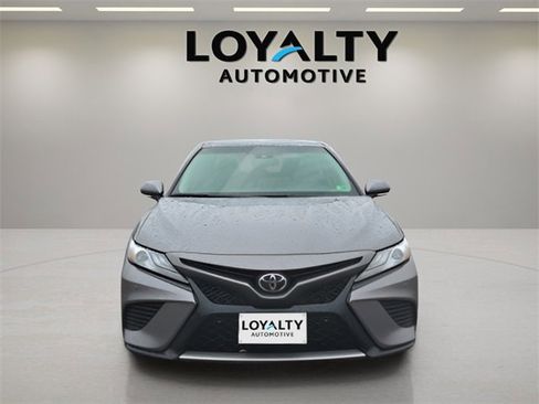 Used 2018 Toyota Camry XSE image 8