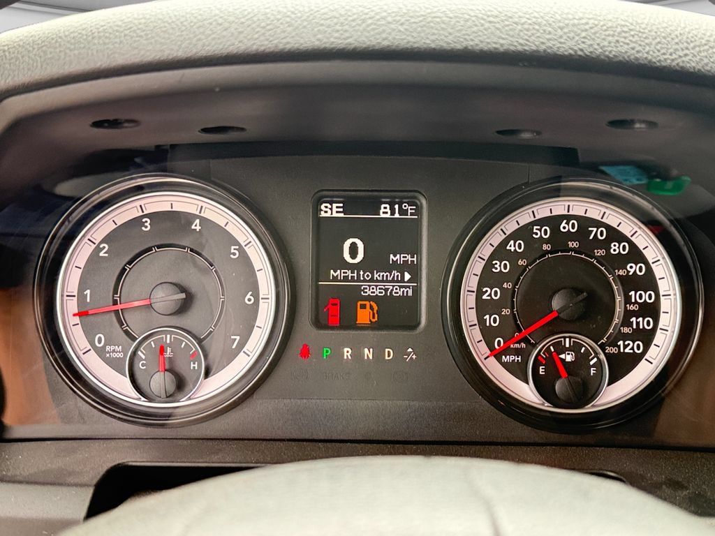 Used 2022 RAM 1500 Classic SLT AWD/4WD image 12