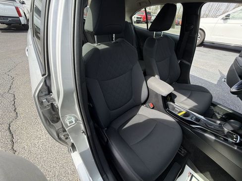 Used 2022 Toyota Corolla LE image 31