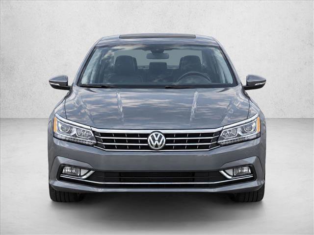 Used 2018 Volkswagen Passat 2.0T SE FWD image 2