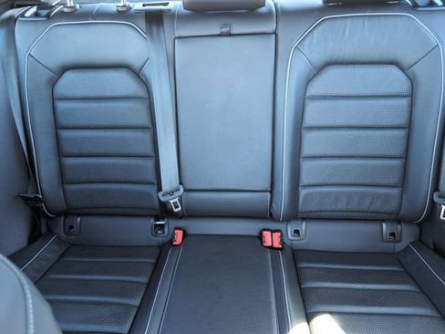 Used 2019 Volkswagen Golf R 4-Door image 23