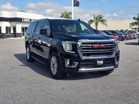 Used 2023 GMC Yukon XL SLT w/ SLT Premium Package RWD image 3