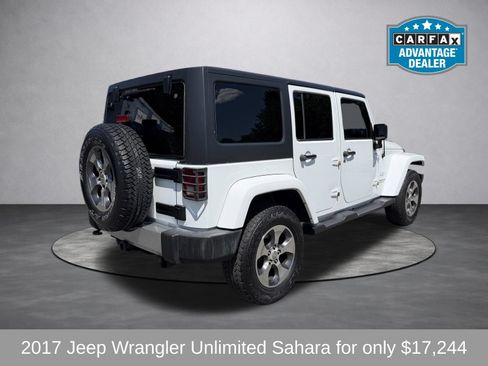 Used 2017 Jeep Wrangler Unlimited Sahara w/ Connectivity Group AWD/4WD image 3