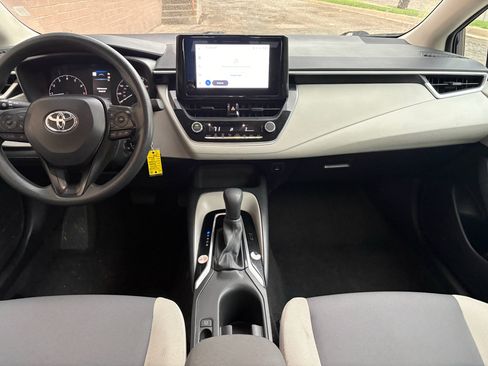 Used 2024 Toyota Corolla LE FWD image 28