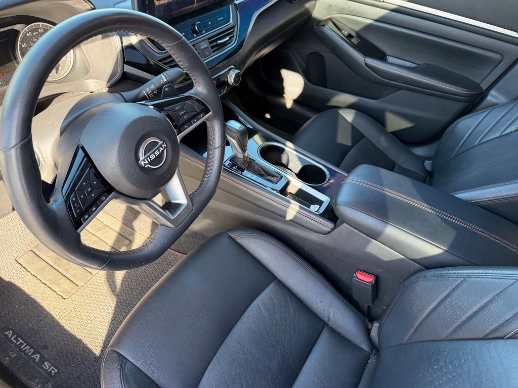 Used 2024 Nissan Altima 2.5 SR w/ SR Premium Package FWD image 14