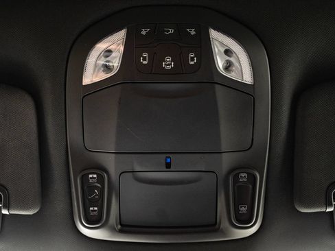 Used 2022 Chrysler Pacifica Limited w/ Uconnect Theater Family Group AWD/4WD image 40