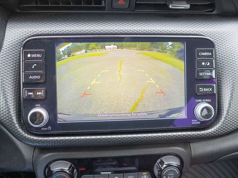 Used 2022 Nissan Kicks SV FWD image 19
