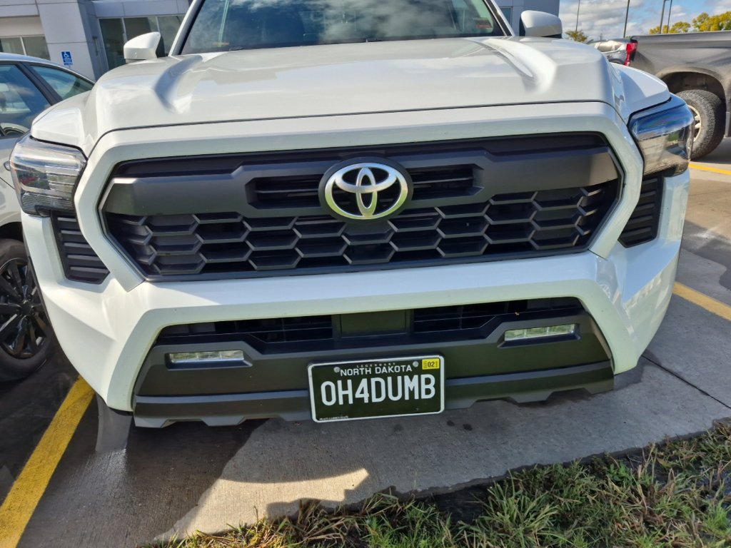 Used 2025 Toyota Tacoma TRD Off-Road AWD/4WD image 3