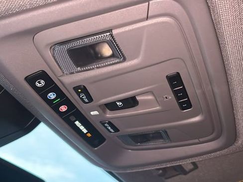 Used 2020 GMC Sierra 2500 SLT w/ SLT Premium Plus Package image 23