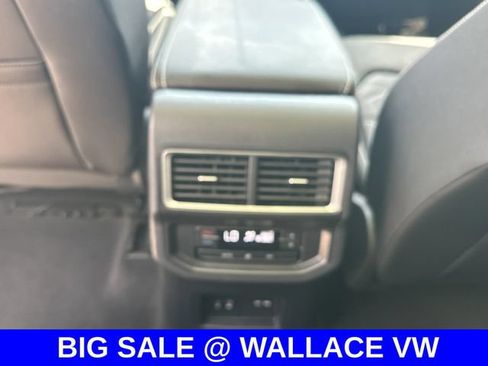 Used 2025 Volkswagen Atlas SE w/ Panoramic Sunroof Package FWD image 12