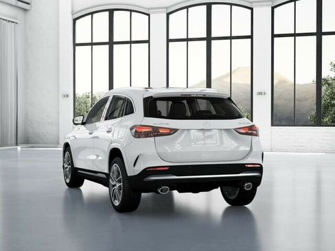 New 2025 Mercedes-Benz GLA 35 AMG 4MATIC image 28