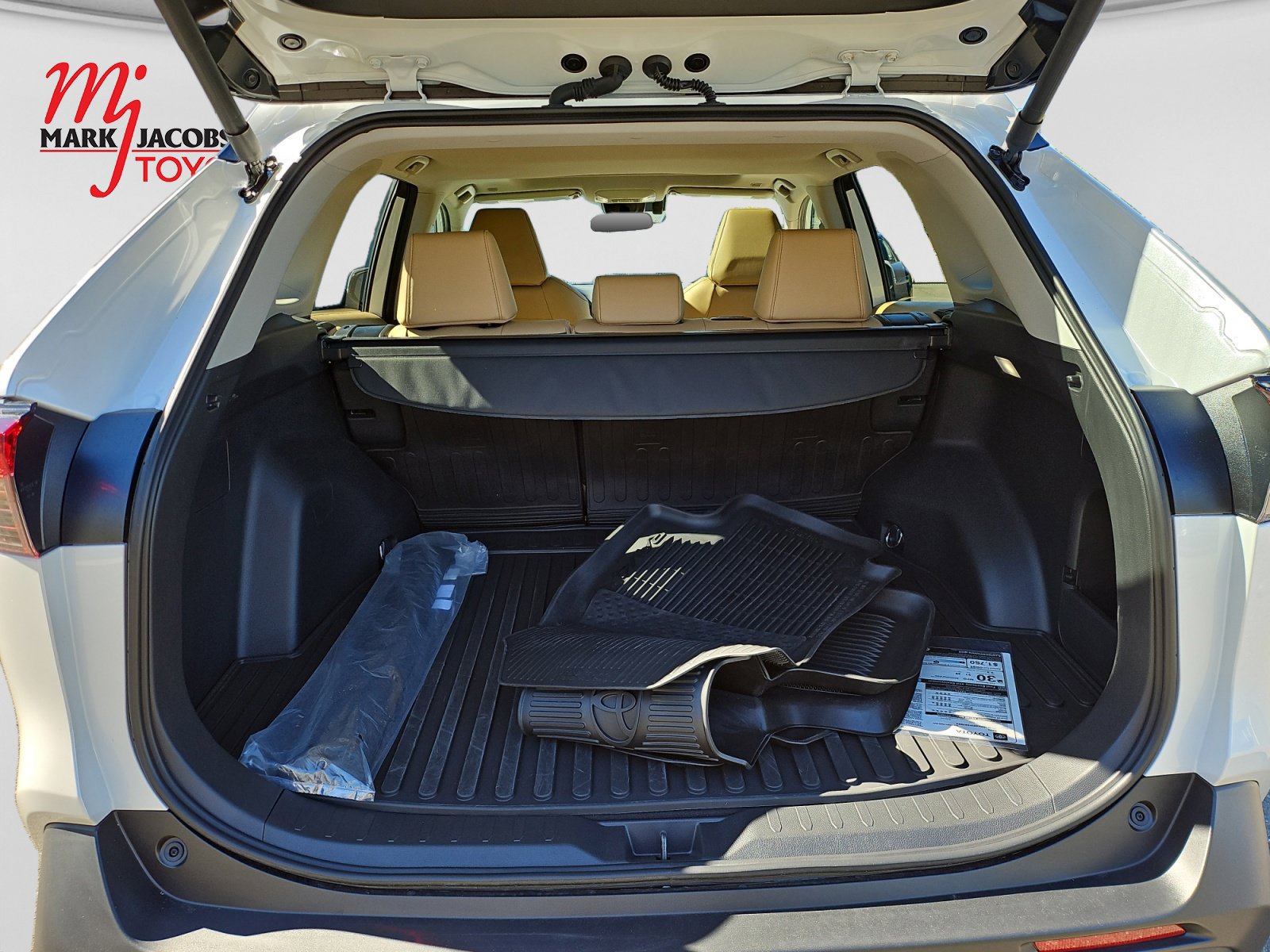 Used 2025 Toyota RAV4 XLE Premium w/ Weather Package FWD image 19