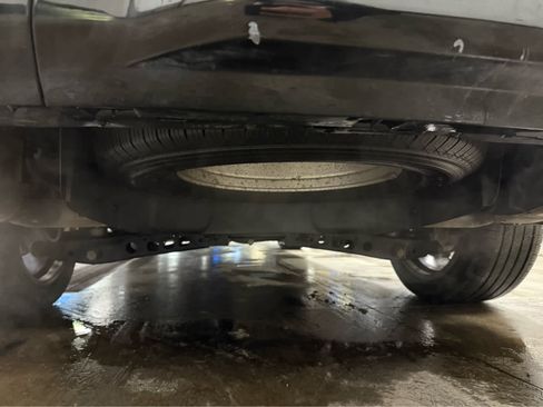 Used 2022 Jeep Grand Wagoneer Series III w/ Rear Seat Video Group 1 image 39