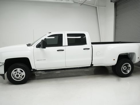 Used 2017 Chevrolet Silverado 3500 W/T AWD/4WD image 6