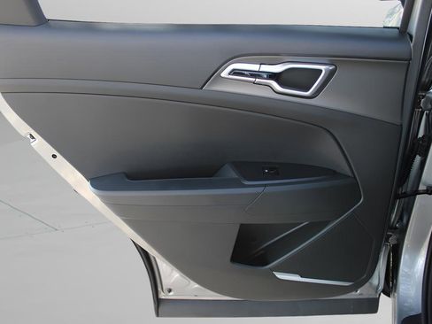 New 2026 Kia Sportage LX image 32