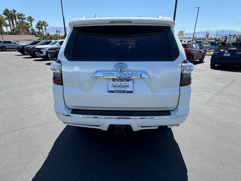 Used 2015 Toyota 4Runner Limited AWD/4WD image 4