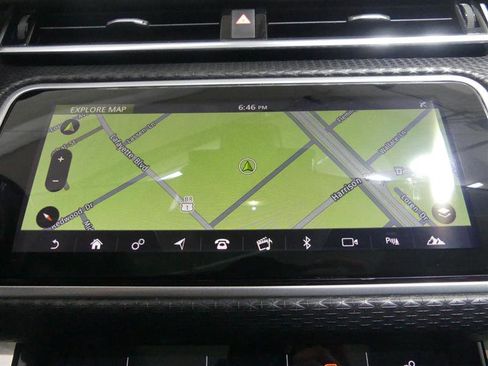 Used 2018 Land Rover Range Rover Velar S image 37