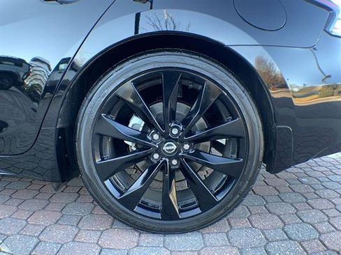 Used 2023 Nissan Maxima SR w/ Sport Mat Group image 10